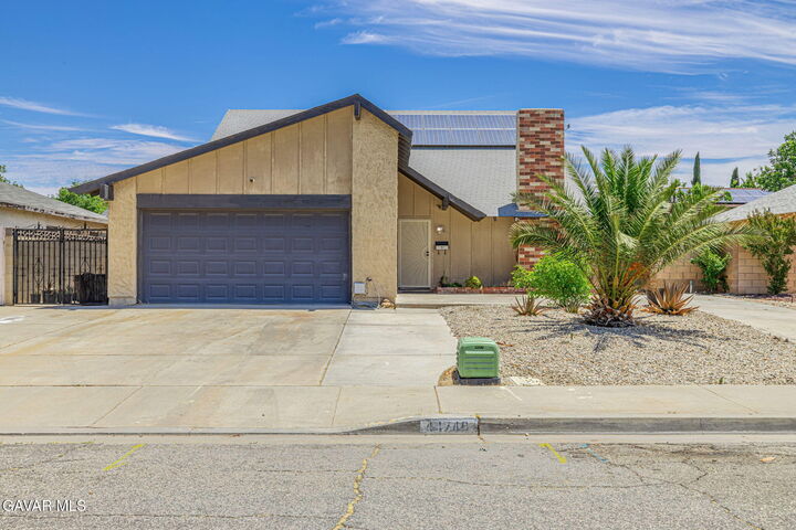 Property Photo:  44740 Calston Avenue  CA 93535 