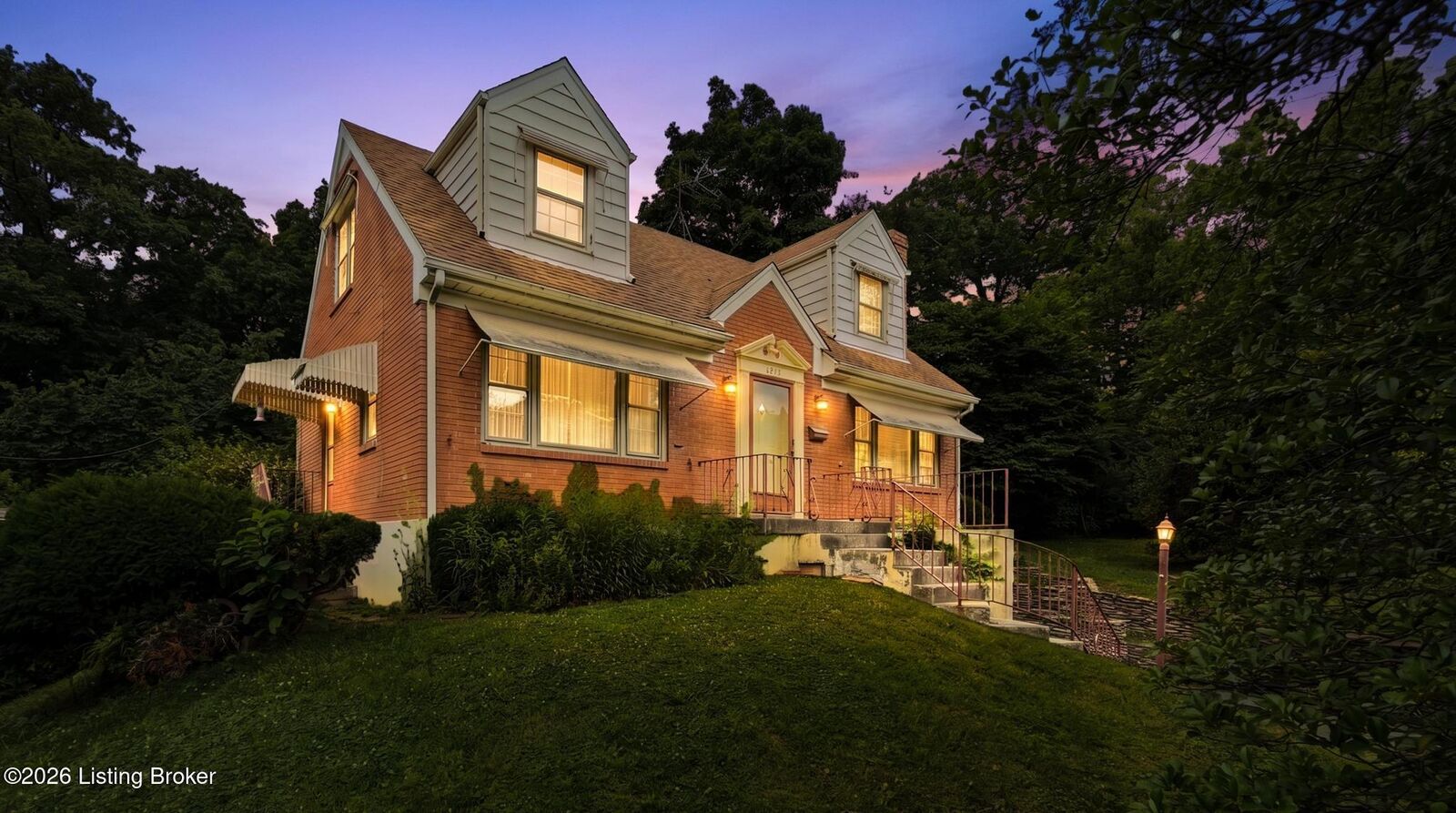 Property Photo: 2504 Boulevard Napoleon KY 40205