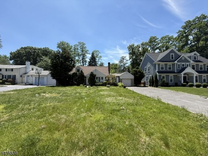 Property Photo: 364 Acacia Rd NJ 07076