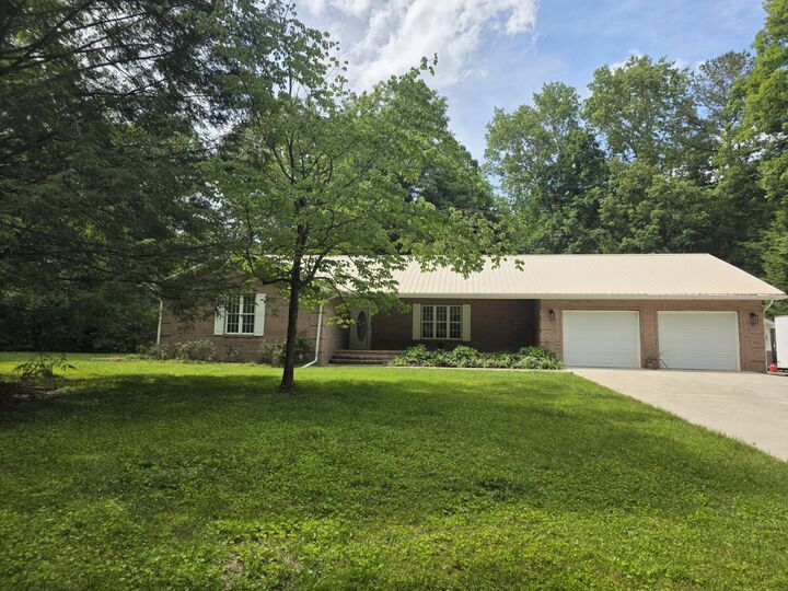 Property Photo: 176 Redwood Lane KY 40701