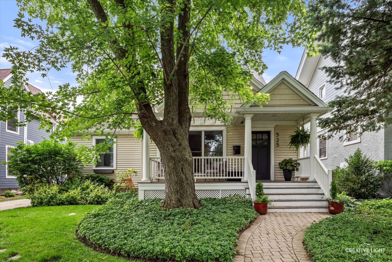 Property Photo: 325 S Madison Avenue IL 60525