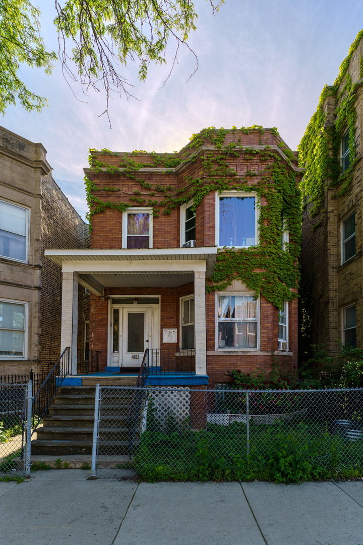 Property Photo: 4833 N Troy Street IL 60625