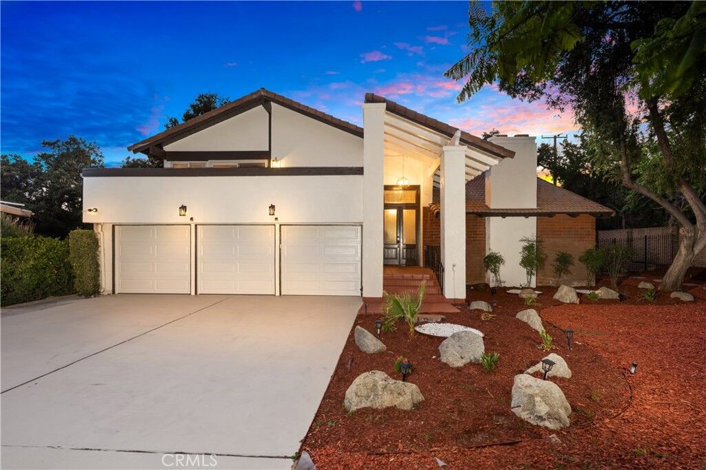 Property Photo:  1049 Don Alvarado  CA 91006 