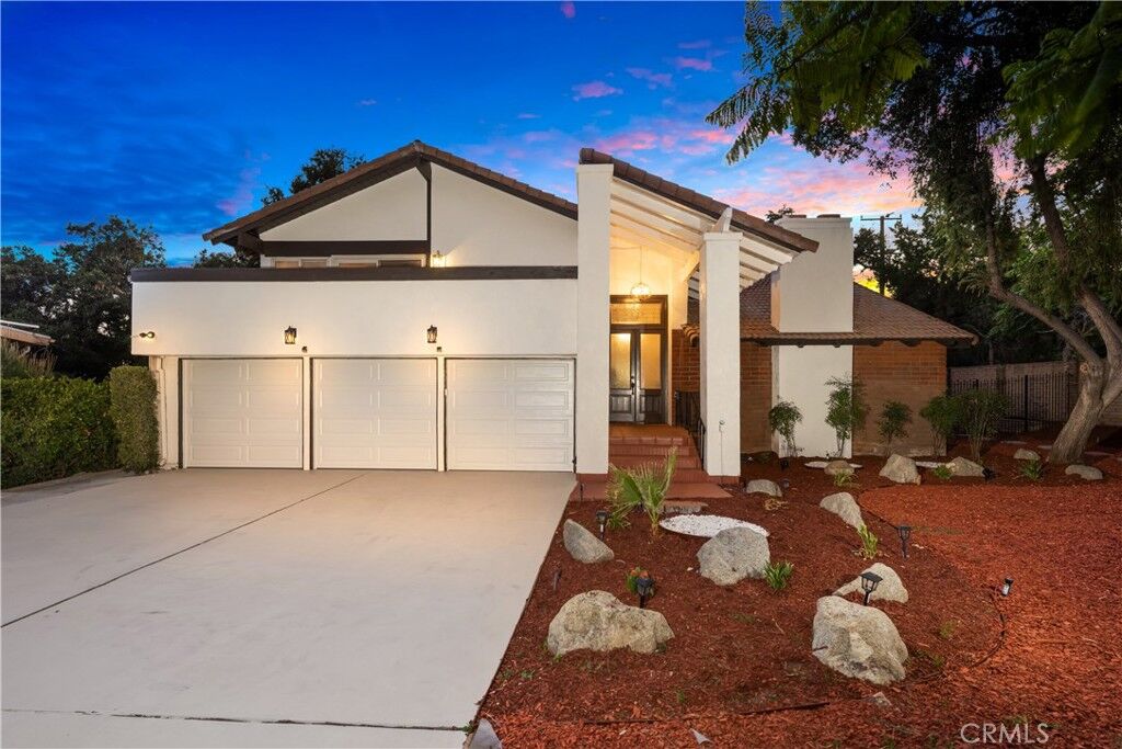 Property Photo:  1049 Don Alvarado  CA 91006 
