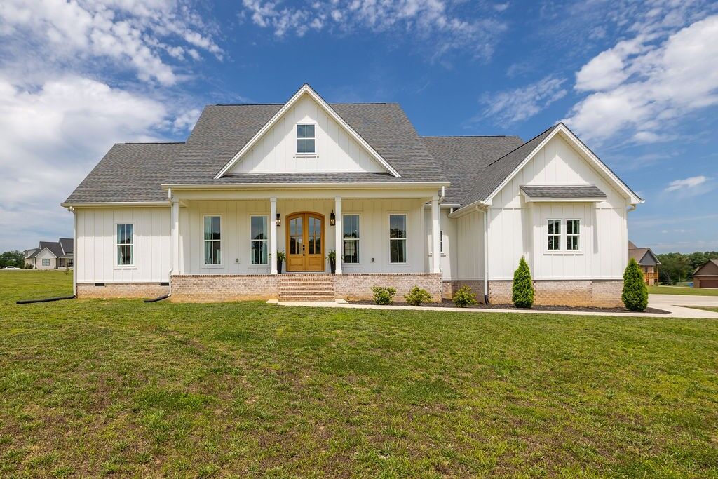 Property Photo: 134 Hurst Dr TN 38468