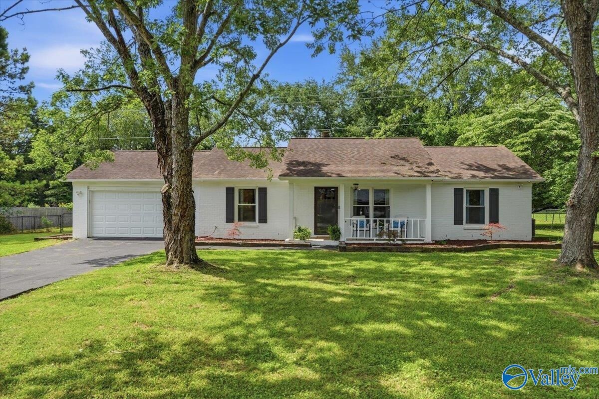 Property Photo: 202 Frances Amelia Drive AL 35811