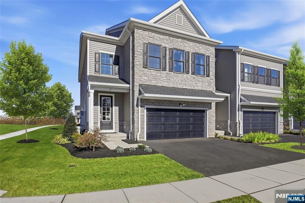 Property Photo:  22 Arlington Place  NJ 07036 