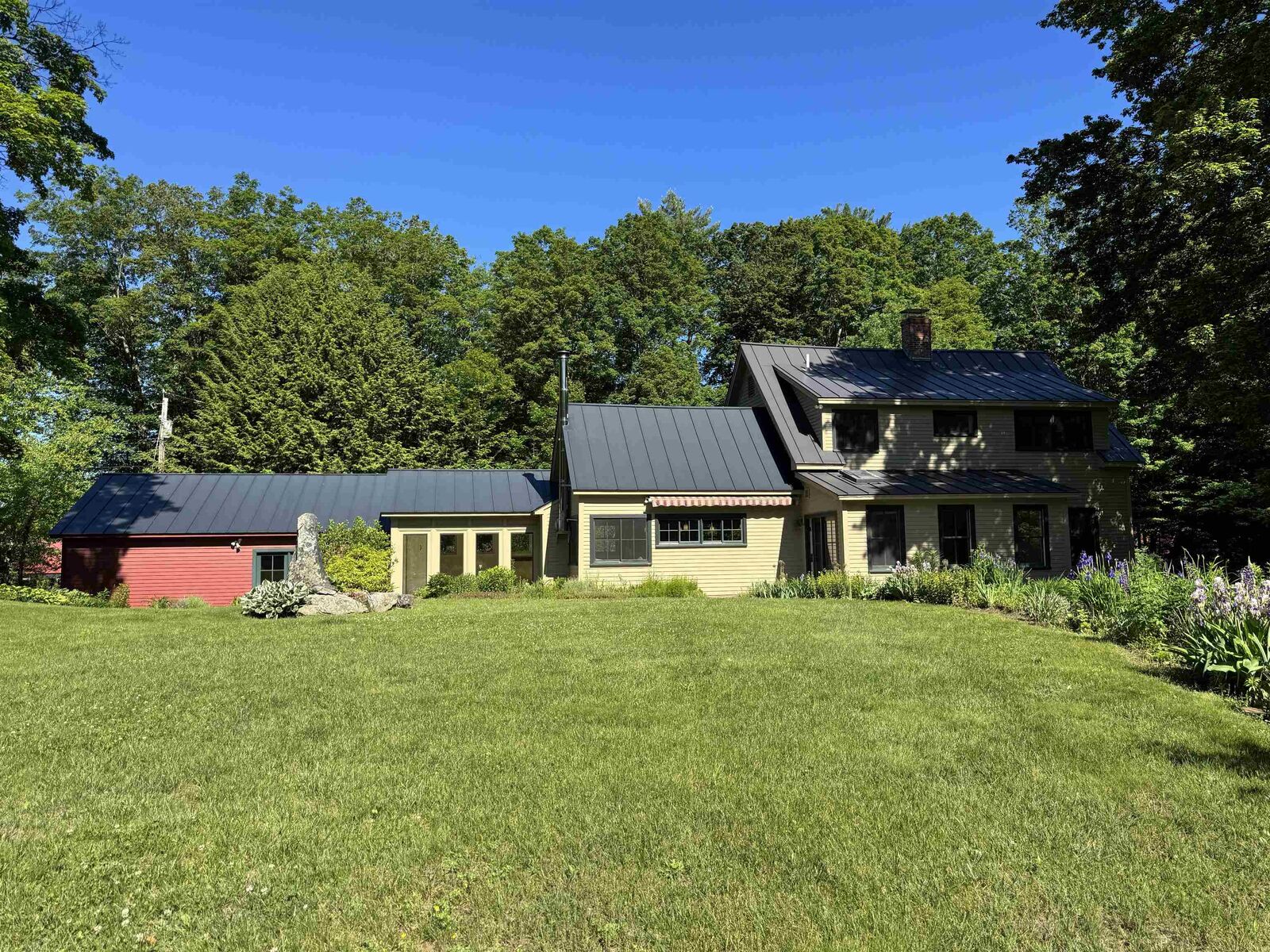 Property Photo:  470 Old County Road  NH 03781 