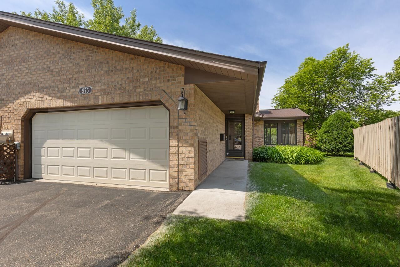 Property Photo:  975 Yuma Lane N  MN 55447 
