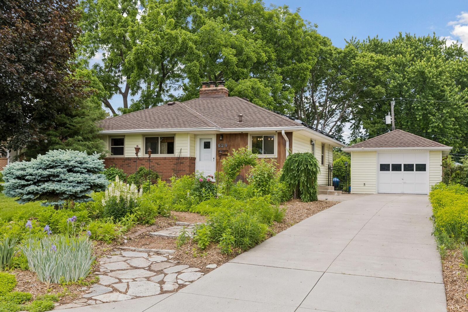 Property Photo: 629 5th Avenue S MN 55343