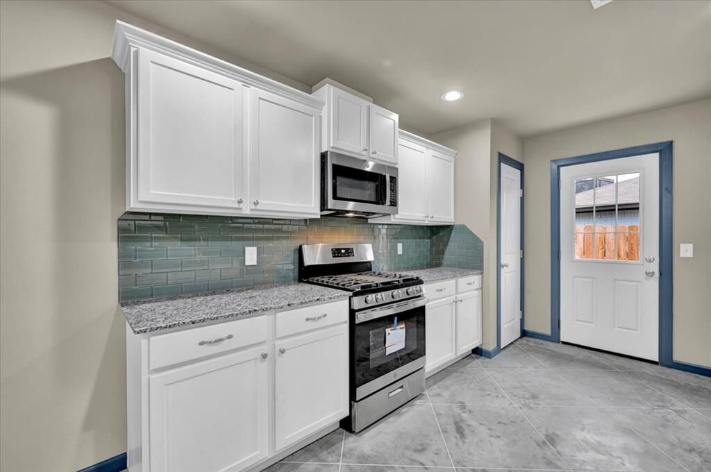 Property Photo: 280 Windsor Way OK 73110