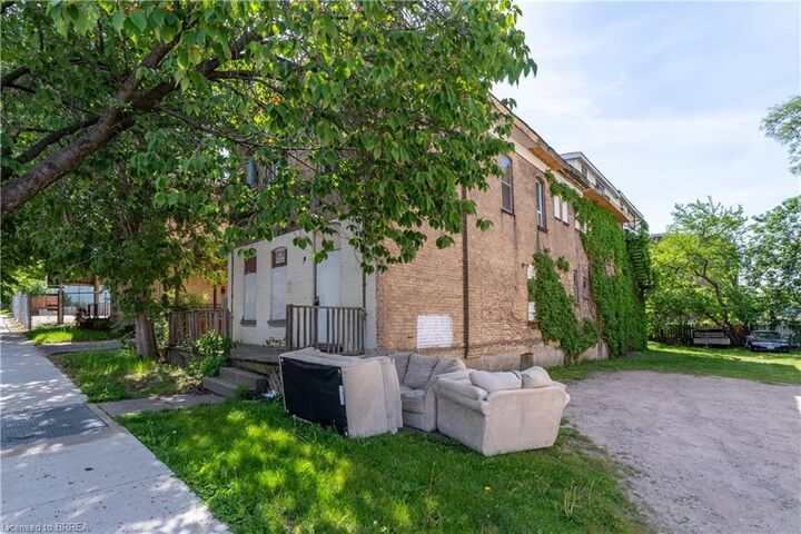 Property Photo: 209 Dalhousie Street ON N3S 3T8
