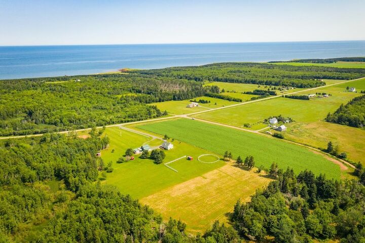 Property Photo: 8725 Northside Road PE C0A 2B0