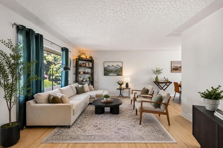 Property Photo: 1207 40 Avenue NW AB T2K 0G3