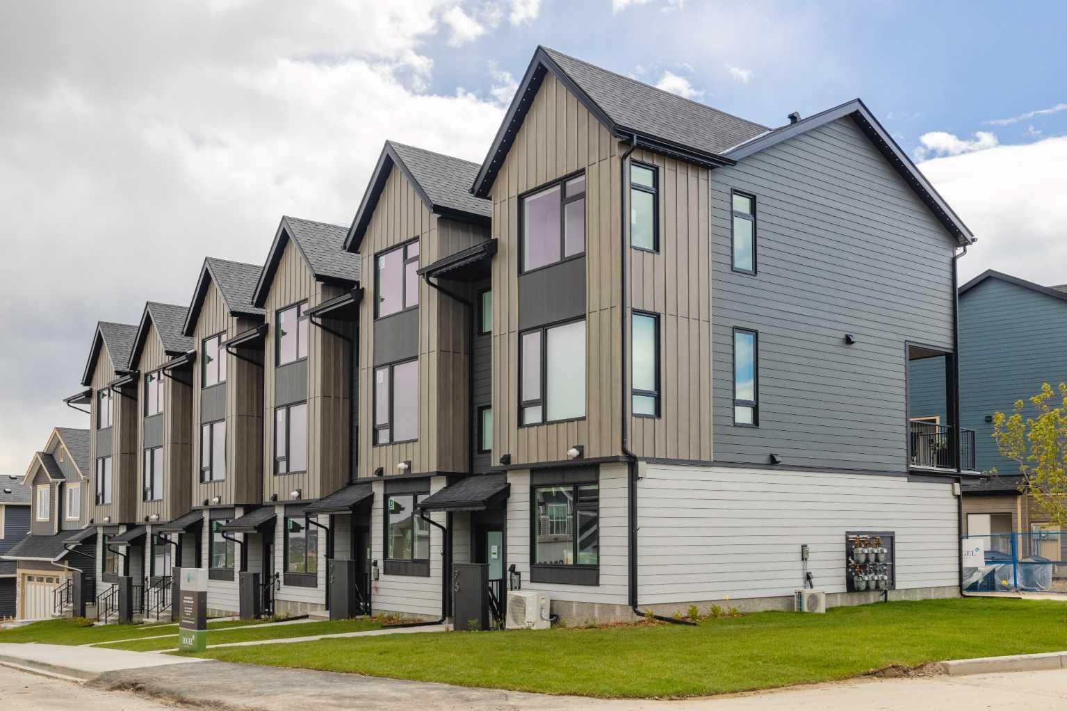 Property Photo: 199 Sage Hill Heights NW 302 AB T3R 2M8