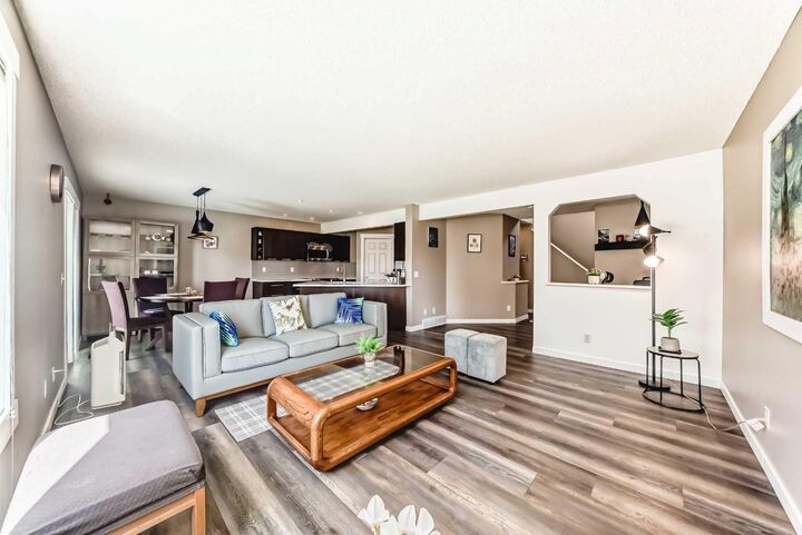 Property Photo:  442 Citadel Drive NW  AB T3G 4Z1 