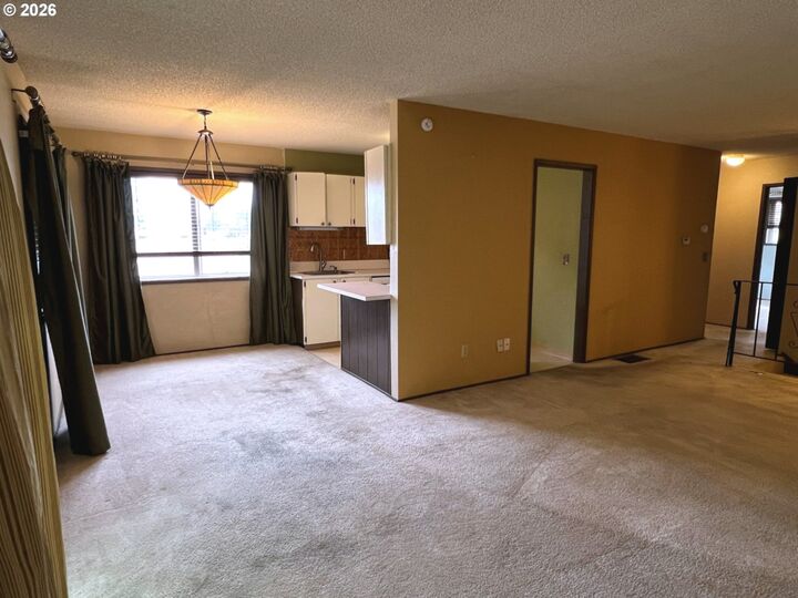 Property Photo:  14807 NE Siskiyou Ct  OR 97230 