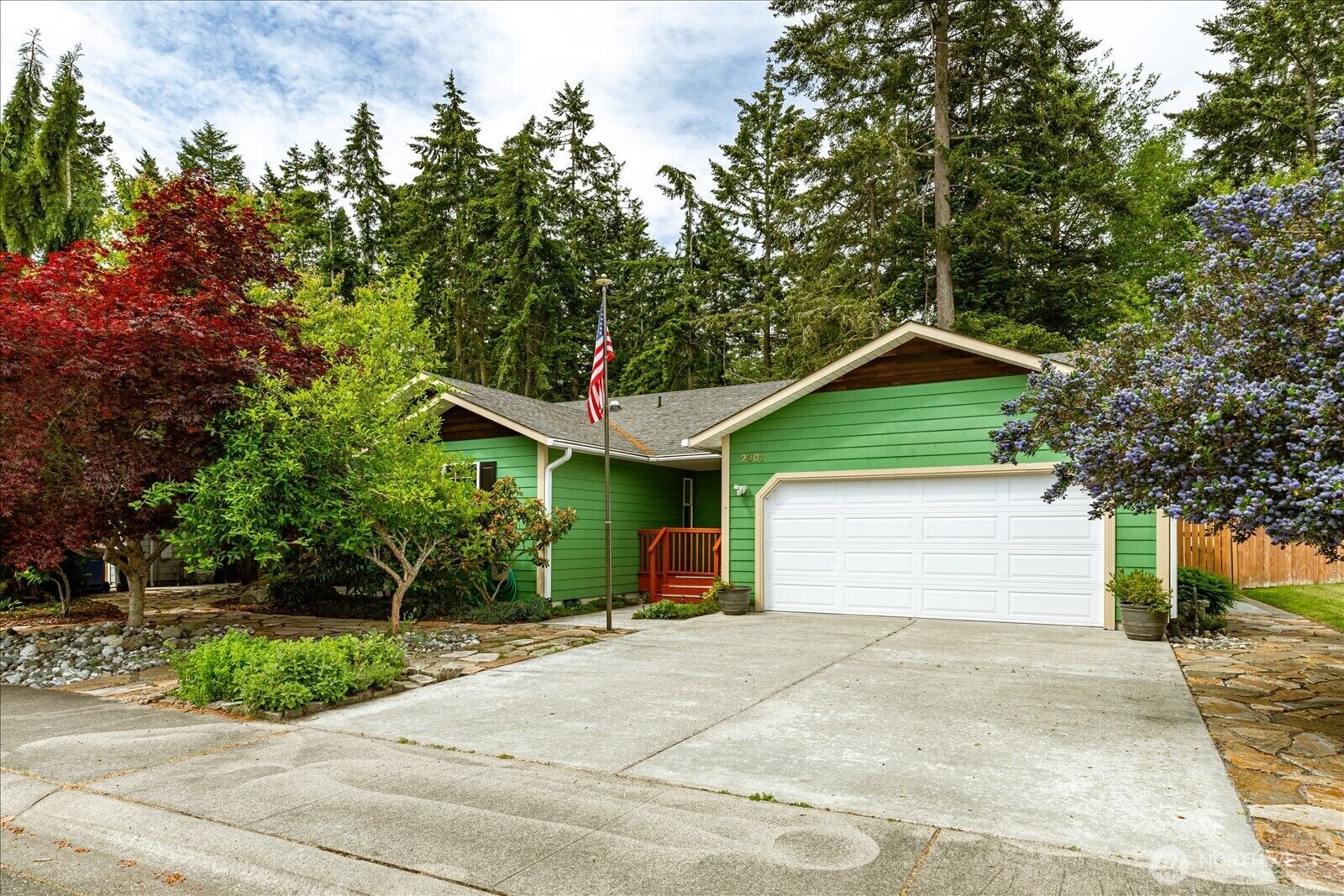 Property Photo:  2301 SW Rosario Place  WA 98277 