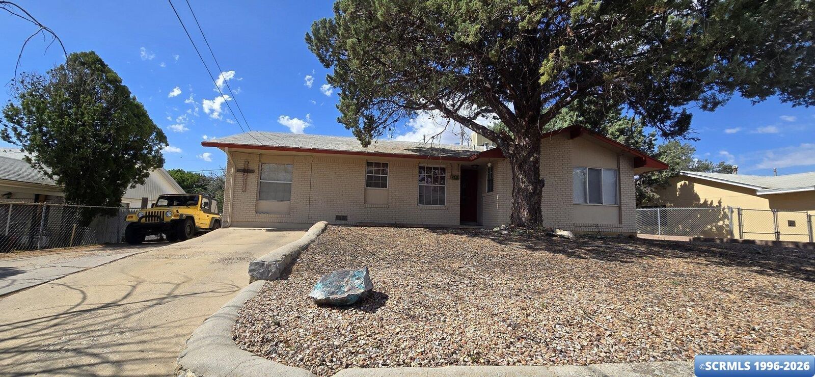 Property Photo: 712 E 38th St NM 88061