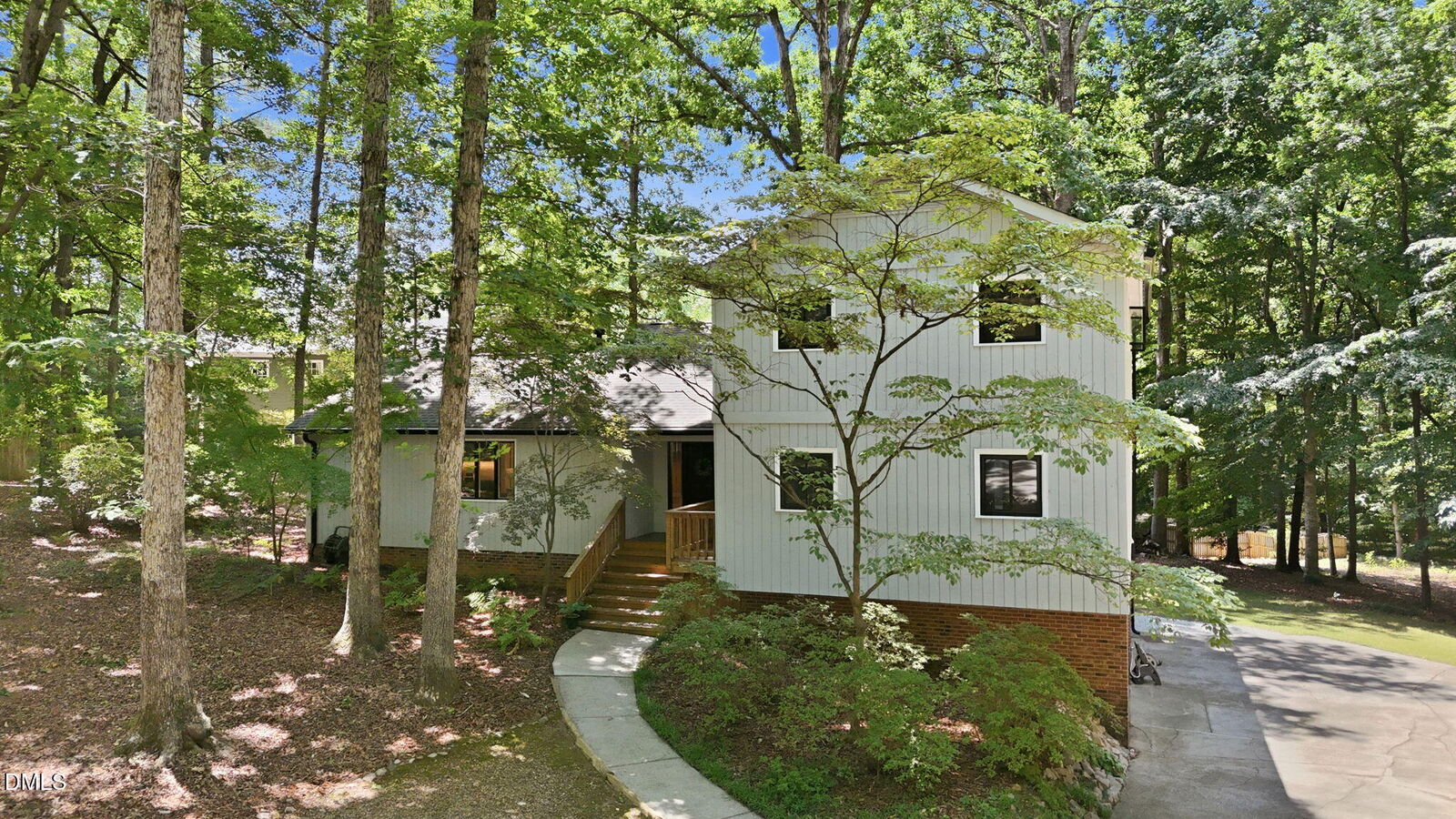 Property Photo:  6101 Dresden Lane  NC 27612 