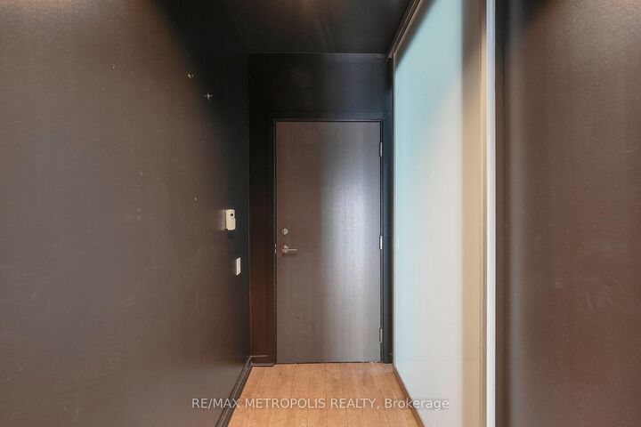 Property Photo: 103 The Queensway Avenue 1414 ON M6S 5B3