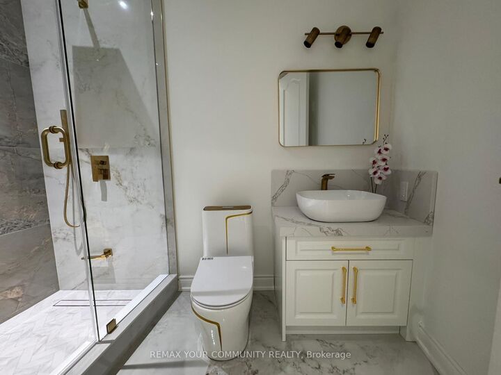 Property Photo: 76 Silver Fox Place ON L6A 1G2