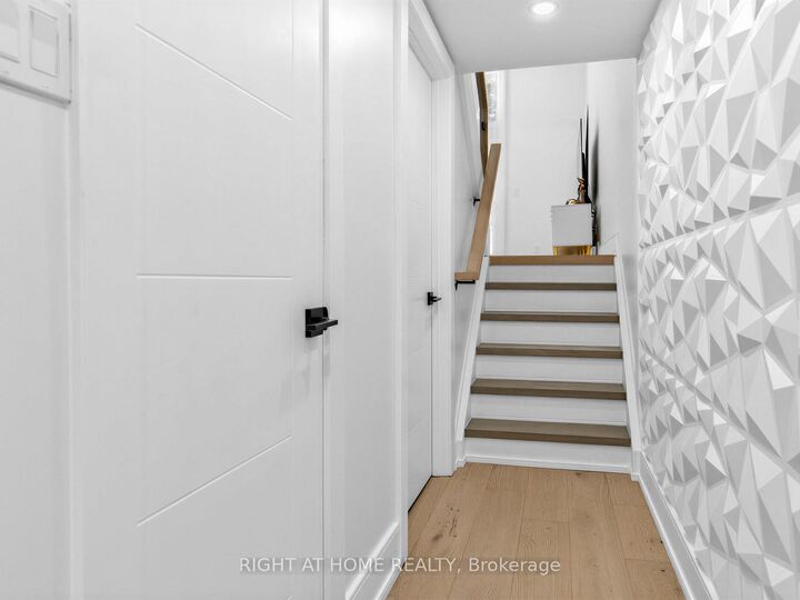 Property Photo: 100 Jenny Wrenway N/A ON M2H 2Z2