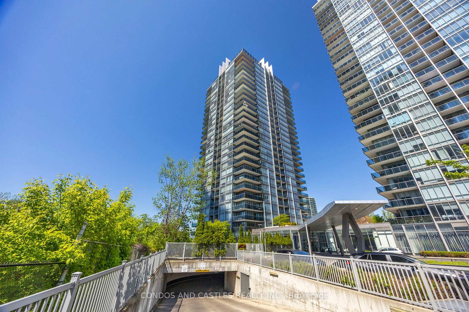 Property Photo: 88 Park Lawn Road 2611 ON M8Y 0B6