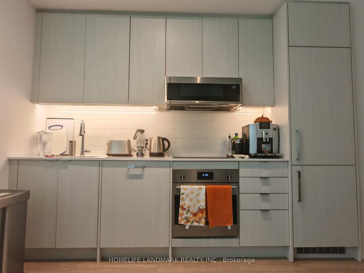 Property Photo: 250 Lawrence Avenue W 310 ON M5M 1B2