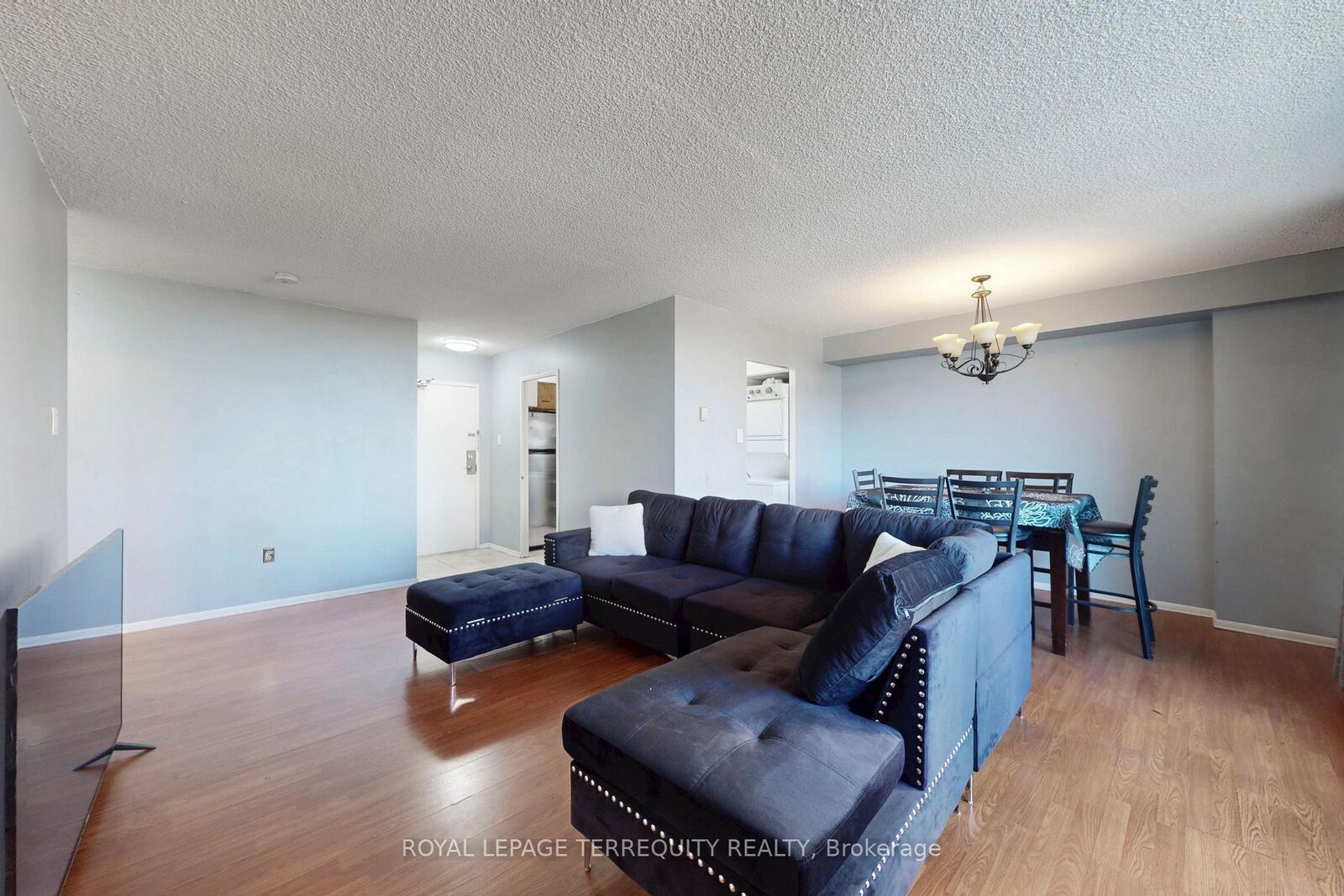 Property Photo: 5 San Romanoway N/A 410 ON M3N 2Y4