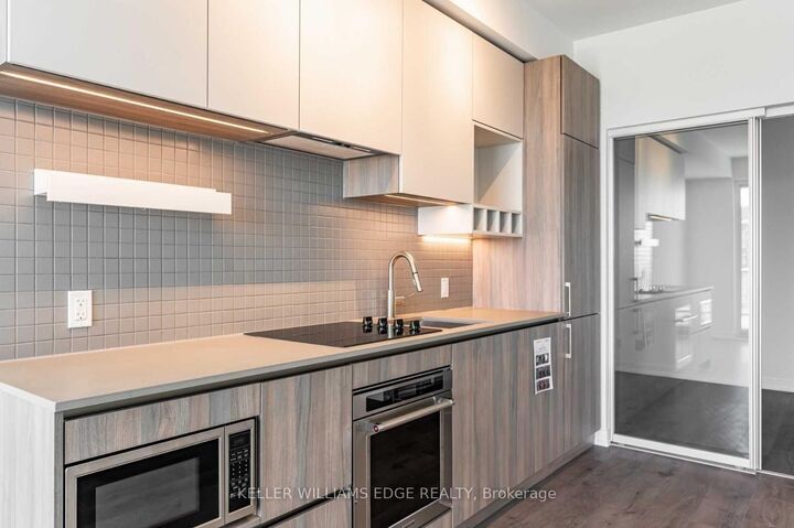 Property Photo: 950 Portage Parkway 2005 ON L4K 0J7