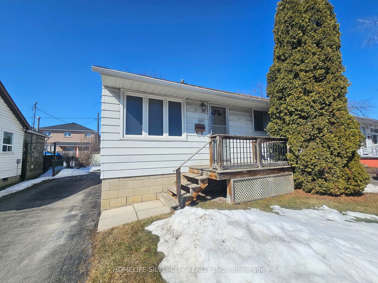 Property Photo:  3067 Churchill Avenue  ON L4T 1R4 