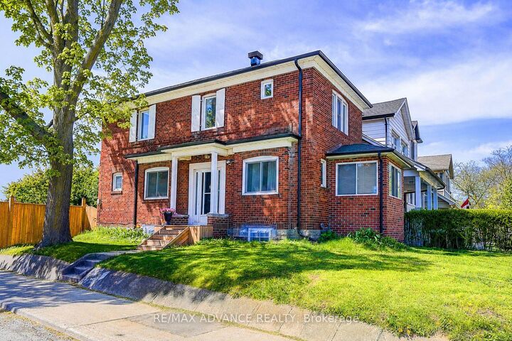 33 Castlefield Avenue — photo 1