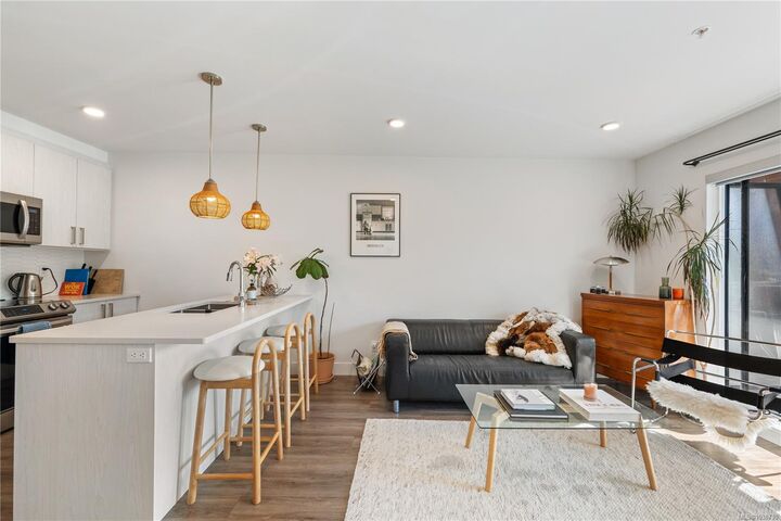 Property Photo: 135 Haliburton St #102 BC V9R 4V9