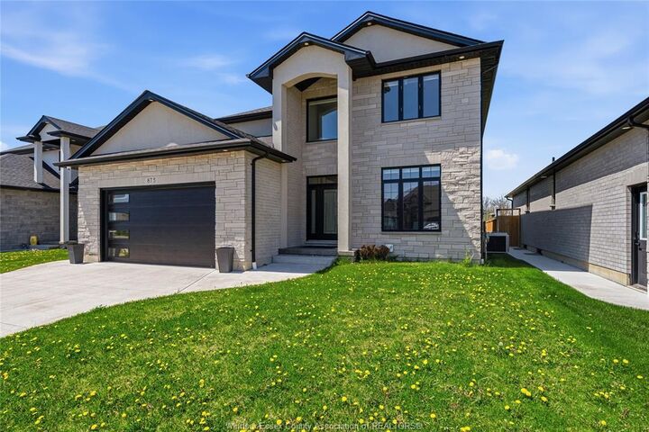 Property Photo: 875 Magnolia Lane ON N7S 0G3