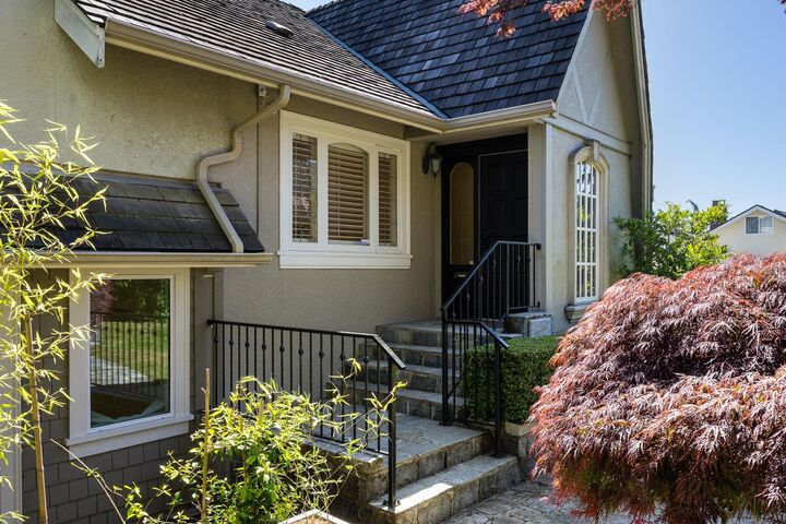 Property Photo: 2308 Inglewood Avenue BC V7V 2A1