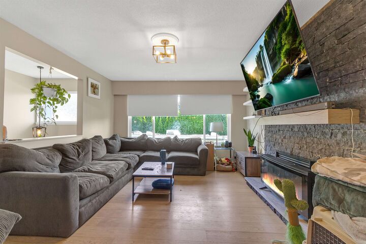 Property Photo: 12209 221 Street BC V2X 5T4