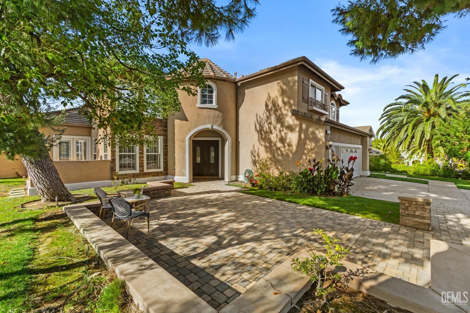 Property Photo:  605 Jocelyn Shelby Way  CA 92881 