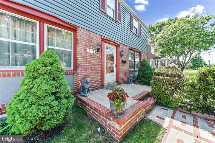 Property Photo:  322 Twin Oaks Drive  PA 19083 