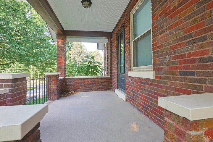 Property Photo: 3247 Autumn Lane OH 45239
