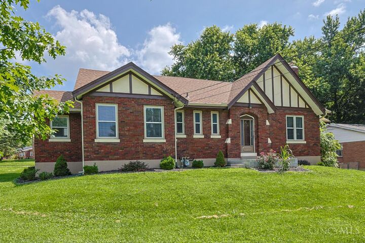 Property Photo:  3247 Autumn Lane  OH 45239 