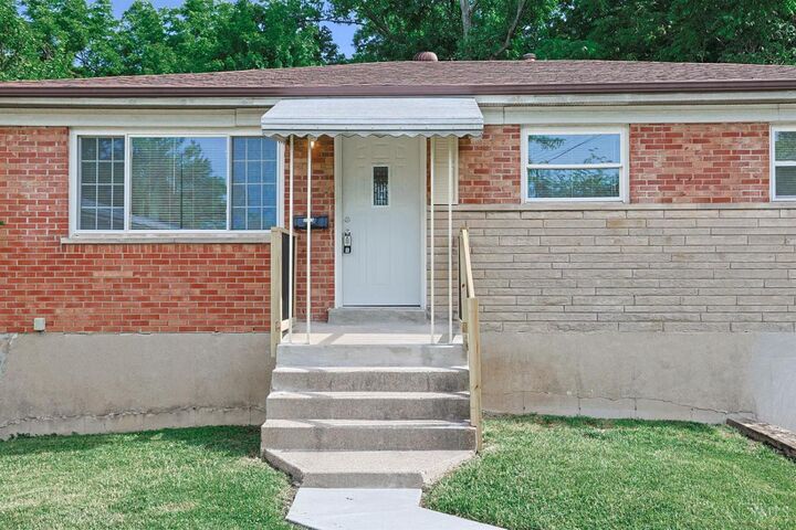 Property Photo: 3065 Aquadale Lane OH 45211