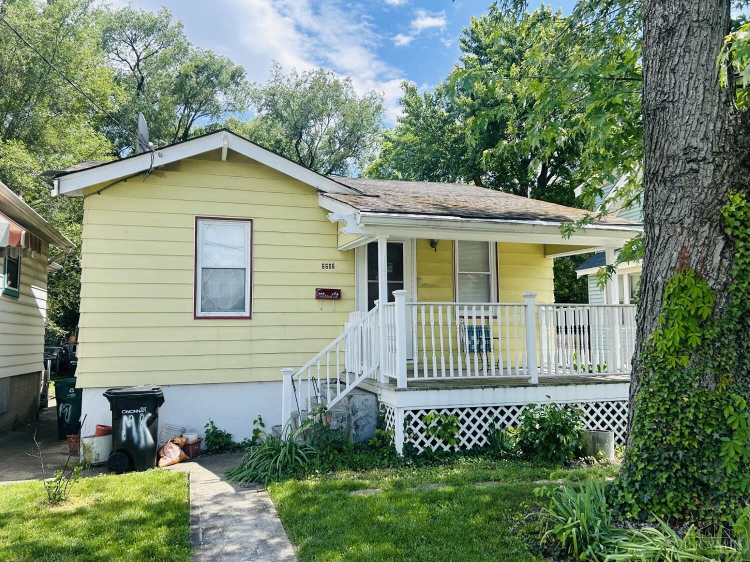 Property Photo:  6606 Fairpark Avenue  OH 45216 