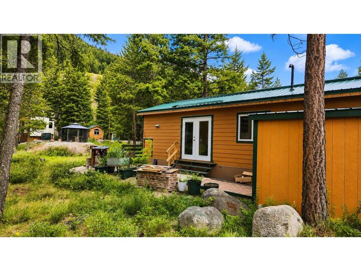 Property Photo: 4835 Paradise Valley Drive 16 BC V0H 1X3