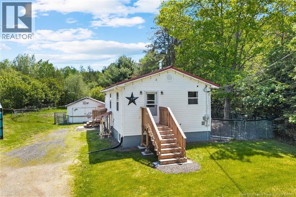 Property Photo:  90 Queen Street  NB E4A 2K2 