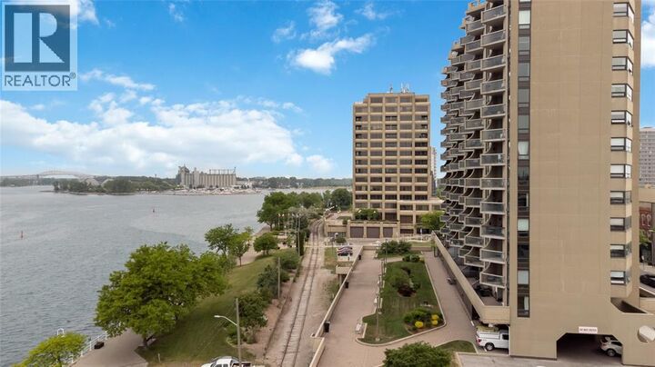 Property Photo:  155 Front Street North 1205  ON N7T 7V5 