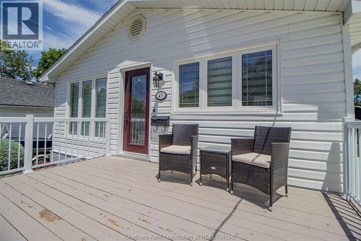 Property Photo:  45 Berry Street  ON N7M 3B2 