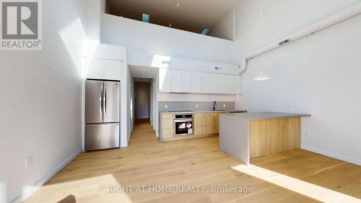 Property Photo: 3122 Dundas Street West Unit 5 ON M6P 2A1