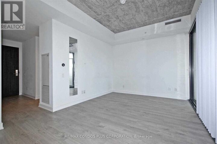 Property Photo: 185 Roehampton Avenue 1504 ON M4P 2K5
