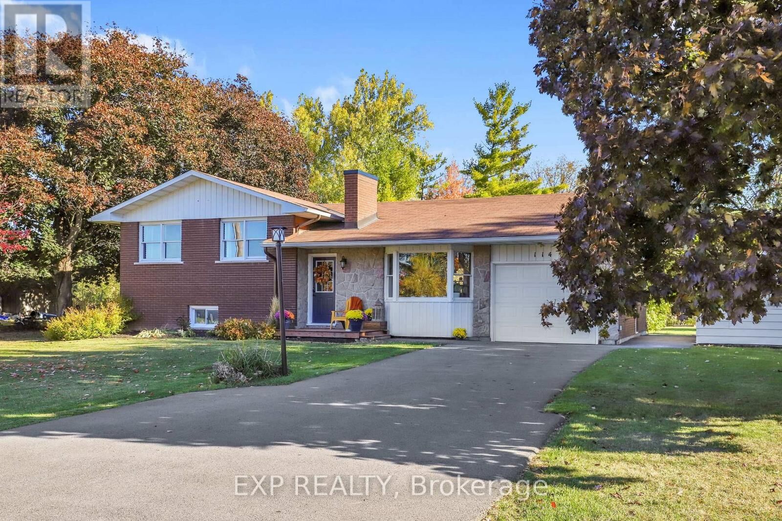Property Photo:  114 Kedey Street  ON K0A 1X0 